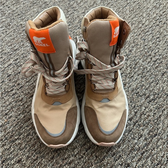 good as new Sorel Kinetic RNEGD Caribou boot - Picture 4 of 5